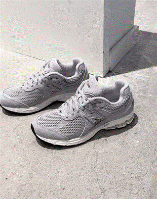 M2002WD Sneakers - Raincloud/Silver Metallic